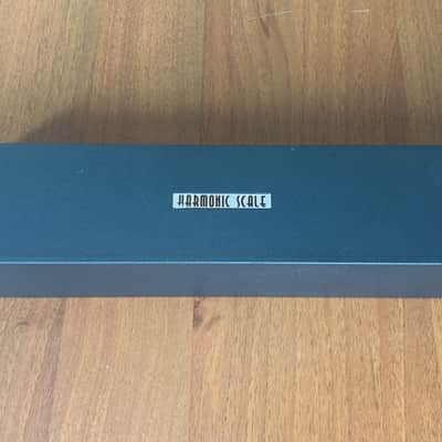 Harmonic Scale Network distributor and filter Bild 3