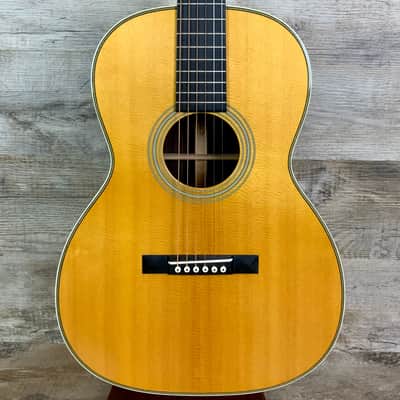 Used 2014 Martin 000-28VS Natural w/case TSU11879 image 1