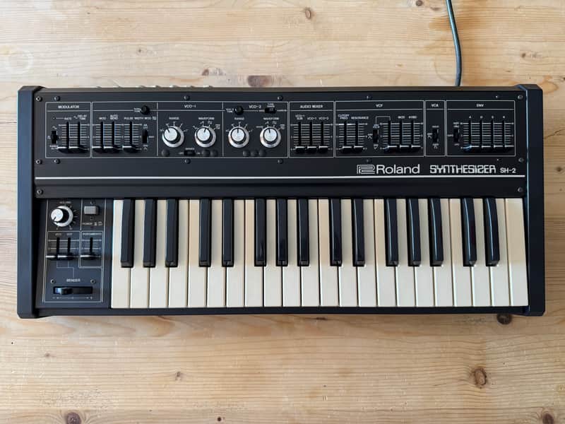 Roland SH-2 - Serviced, Super Condition image 1