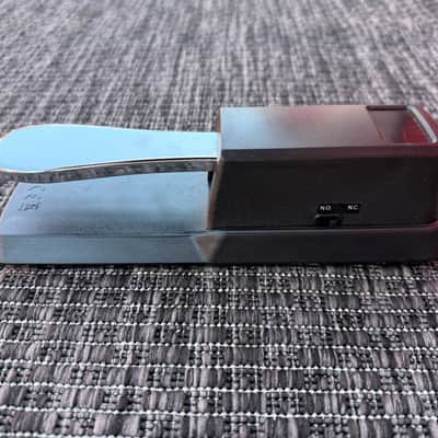 Universal Piano Sustain Pedal w/ Polarity Switch for Roland Yamaha Korg Casio image 4