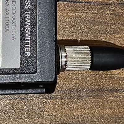 Axient Wireless AXT100LEMO3-J5 Wireless Bodypack Transmitter with LEMO3 Connector image 2