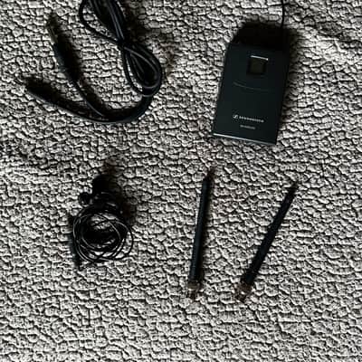 Sennheiser XS Wireless Receiver and Bodypack 548-572 Mhz image 2