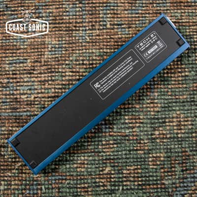 Tech 21 Bass Fly Rig Multi-Effect 2010s - Blue image 2