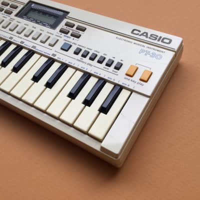 Casio PT-30 31-Key Mini Synthesizer 1980s - White image 5
