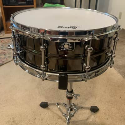 Ludwig LU6514C Universal Brass 5.5x14" Snare Drum with Triple Flange Hoops 2022 - Present - Black Nickel over Brass with Chrome Hardware image 4