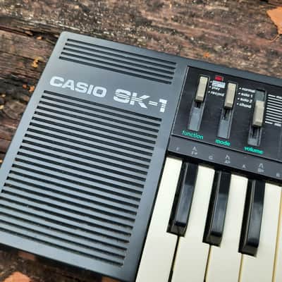 Casio SK-1 32-Key Sampling Keyboard 1986 - Black image 4
