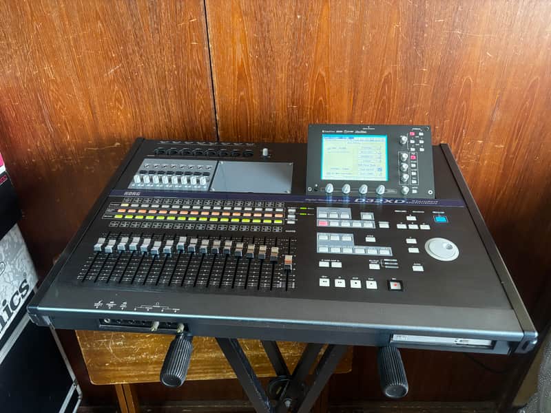 KORG D32XD 32-track 24-bit/96kHz Digital Workstation with 16 Motorized Faders & 80GB Hard Drive image 1