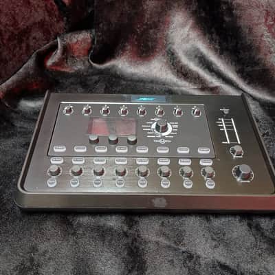 Bose T8S ToneMatch Mixer - Black image 7