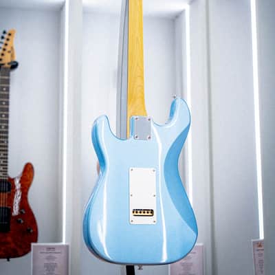 G&L Tribute Legacy HSS Lake Placid Blue RW image 10