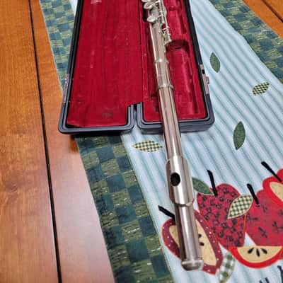 Yamaha YFL-211-(closed hole)Flute-2026 - Silver Plated- Beautiful! image 1