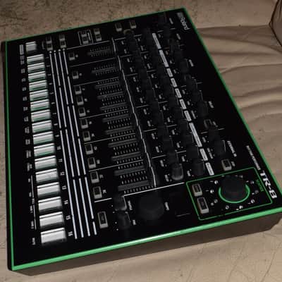 Roland AIRA TR-8 Rhythm Performer Drum Machine 2014 - Present - Black image 3