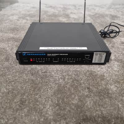 Sennheiser EM1031-V True Diversity Receiver - Professional Audio, True Diversity Technology - Excellent w/ Power Supply & Hard Case & Sennheiser Mic Transmitter image 5