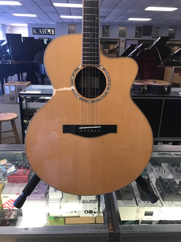 Eastman AC822CE Jumbo Cutaway Electric Natural image 1