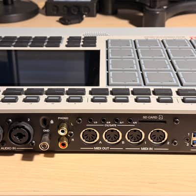 Akai MPC Live III Standalone Sampler / Sequencer 2025 - Present - Gray image 6