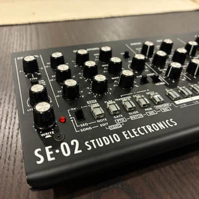 Behringer Model D or Roland SE-02 - Gearspace