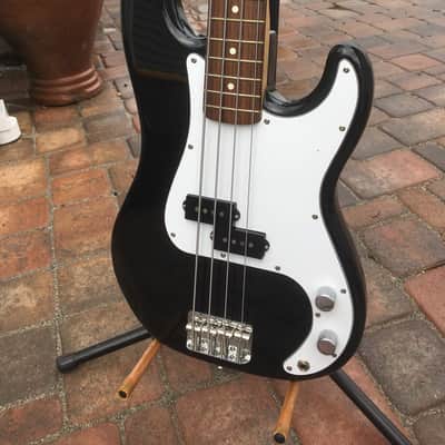 Fender Medium Scale 32 inch MIJ Japanese Precision Bass-1988 -Gig Bag/Original Paperwork image 2