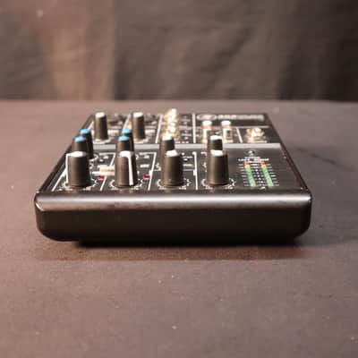 Mackie 402VLZ4 4-Channel Mic / Line Mixer 2014 - Present - Black image 4