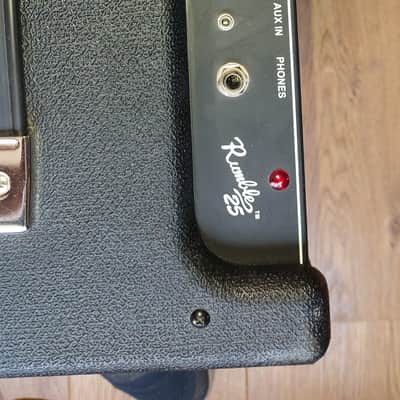 Fender Rumble 25 V3 25-Watt 1x8" Bass Combo 2015 - Present - Black image 3