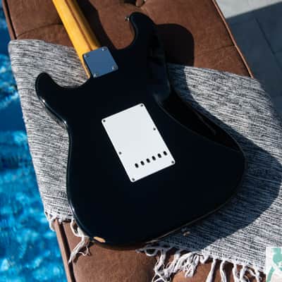 2002 Fender ST57-58US '57 Stratocaster Reissue - 7 Lbs 11 oz's!! (Featherweight w USA Vintage Reissue Pickups- Crafted In Japan CIJ - Pro Set Up! image 11