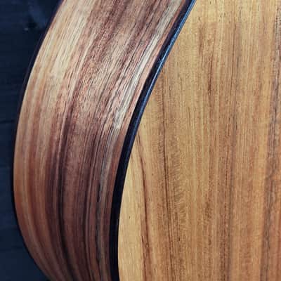 724ce Grand Auditorium / V-class Acoustic-Electric Guitar - Natural Hawaiian Koa image 9