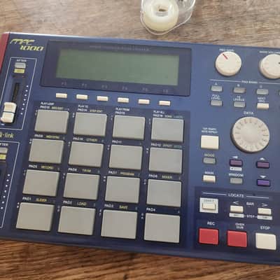 Akai MPC1000 Music Production Center 2004 - 2013 - Blue