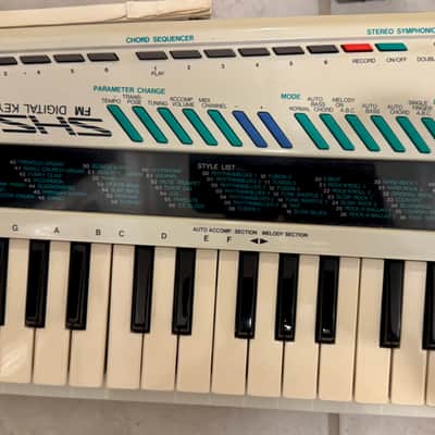 Yamaha SHS-200 Vintage FM Digital Keyboard - Keytar / MIDI controller with manual image 3