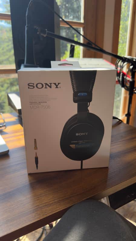 Sony MDR-7506 Studio Headphones 2010s - Black image 1