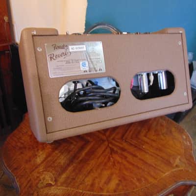 FENDER REVERB TANK 2020,S - BROWN XLNT. CONDITION image 4