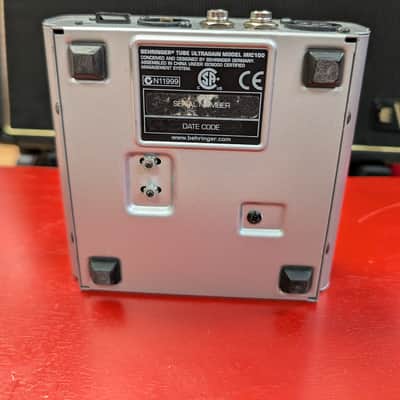 Behringer Tube Ultragain MIC100 Vacuum Tube Preamp with Limiter 2011 - Present - Standard image 9