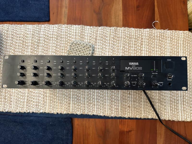 Yamaha MAV-802 keyboard line mixer late-80s vintage image 1