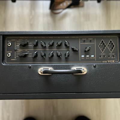 Vox AV30G 30-Watt 1x10 Analog Modeling Guitar Combo 2010s - Black image 2