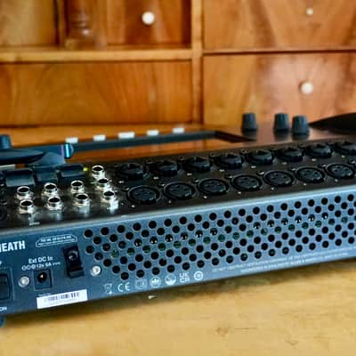 Allen & Heath CQ-18T 16-Channel Digital Mixer 2023 - Present - Black image 4