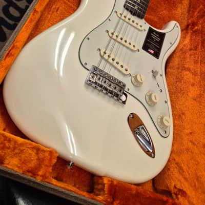 Fender American Vintage II 1961 Stratocaster Olympic White image 4
