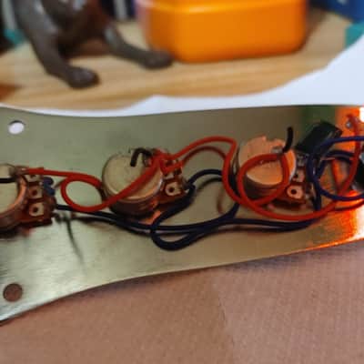 Unbranded prewired jazz bass control plate image 2