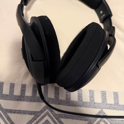 Sennheiser HD 569 Closed-Back Around-Ear Headphones w/ Mic - Black Includes CASE image 2