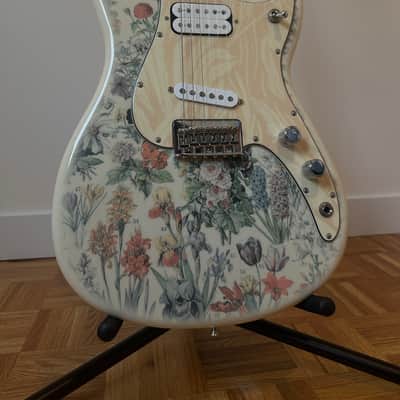 Fender Shawn Mendes Foundation Musicmaster 2020 - Yellow Floral image 3