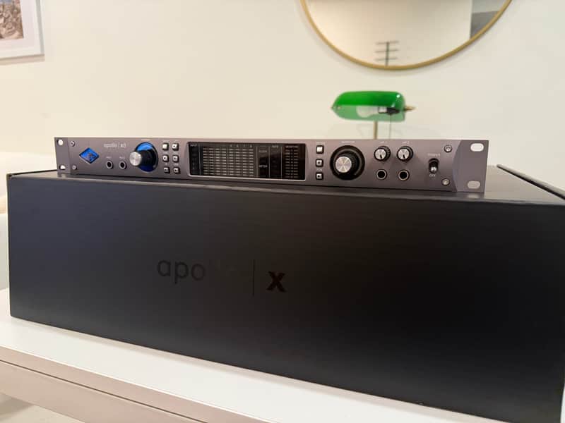 Universal Audio Apollo x8 Thunderbolt 3 Audio Interface 2018 - Present - Black image 1