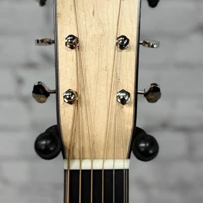 Martin Custom Shop 00 14-Fret Birdseye Maple - 2025 image 8