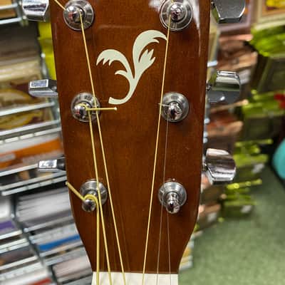 Yamaha F330 dreadnought acoustic guitar - S/H image 12