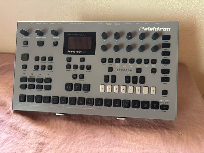 Elektron Analog Four MKII 4-Voice Tabletop Analog Synthesizer