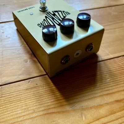 Wolf Devices - Buzzaround // Germanium Fuzz image 2