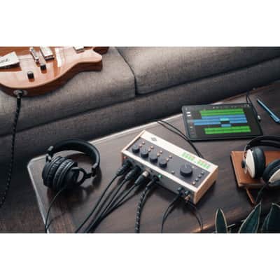 Universal Audio Volt 476P Portable 4x4 USB Audio/MIDI Interface with Four Mic Preamps and Built-In Compressor image 7