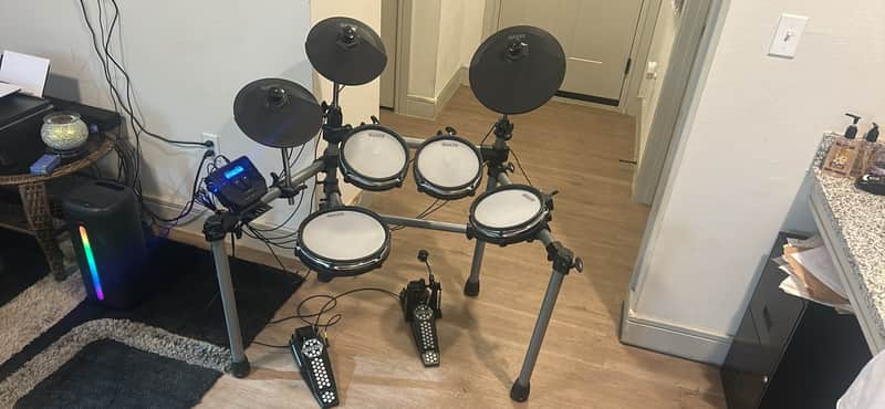 Simmons SD550 Electronic Drum Set with Mesh Pads Regular image 1