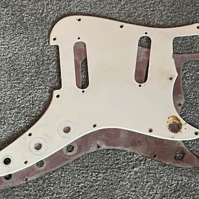1961 1962 Fender Duo Sonic guitar pickguard white w/shield image 1