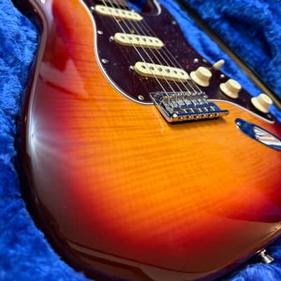Fender 70th Anniversary American Professional II Stratocaster 2024 - Comet Burst image 3