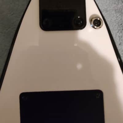 Jackson JS Series JS32 King V - White with Black Bevels and CHROME HARDWARE image 14