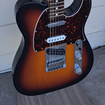 FENDER DELUXE NASHVILLE TELECASTER ROSEWOOD FINGERBOARD BROWN SUNBURST ELECTRIC W/BAG - 2003 (USED) image 4