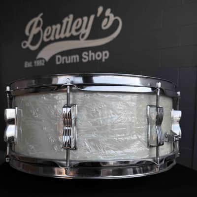 Early 60's Vintage Ludwig Super Classic 5.5x14 Transition Badge Snare Drum in White Marine Pearl (Rm 4) image 4