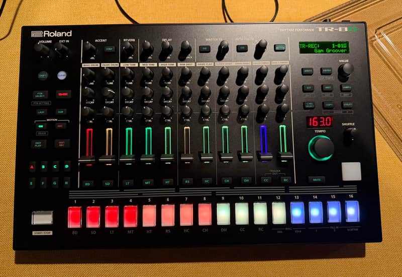 Roland TR-8S AIRA Rhythm Performer with Sample Playback 2018 - Present - Black image 1