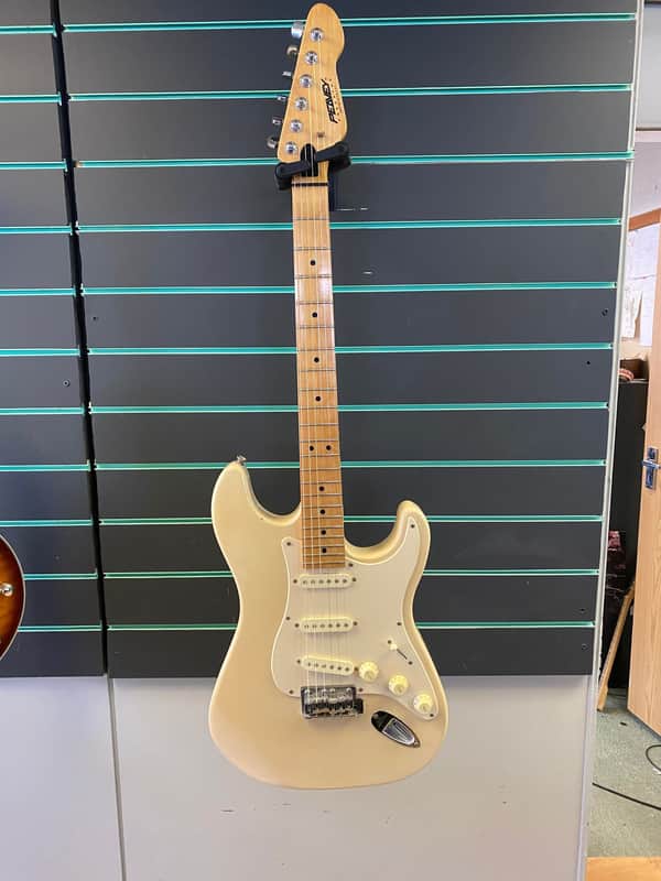 Peavey Predator White 1990-2000 Electric Guitar image 1